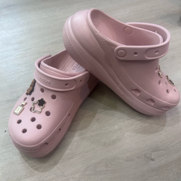 CROCS Kids Light Pink Clogs with Fun Charms - Picture 5 of 5